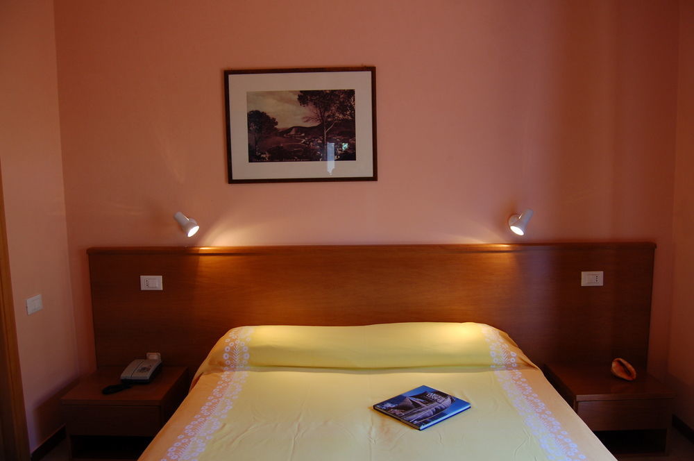 Hotel Marelba Cavo Esterno foto