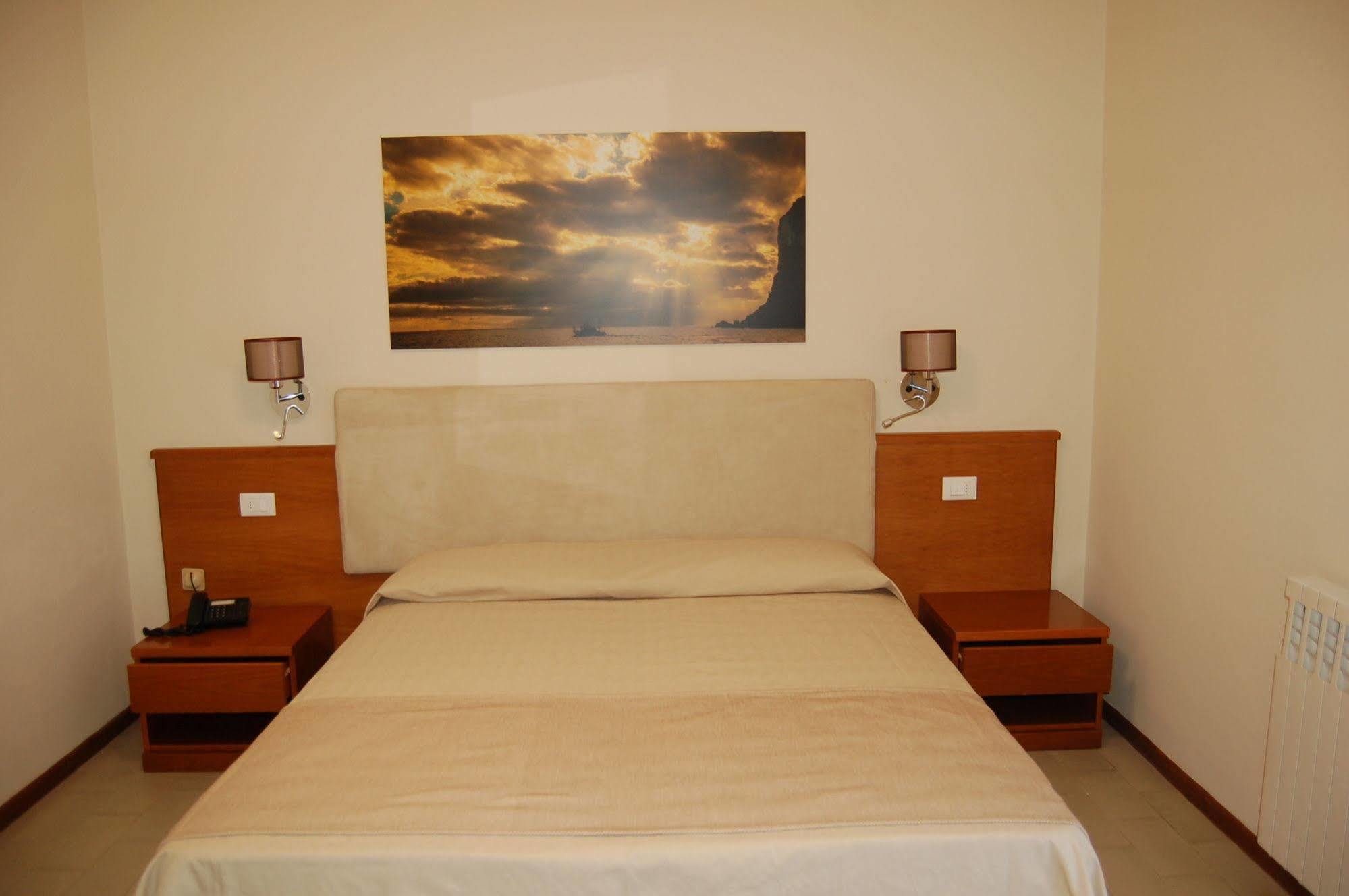Hotel Marelba Cavo Esterno foto